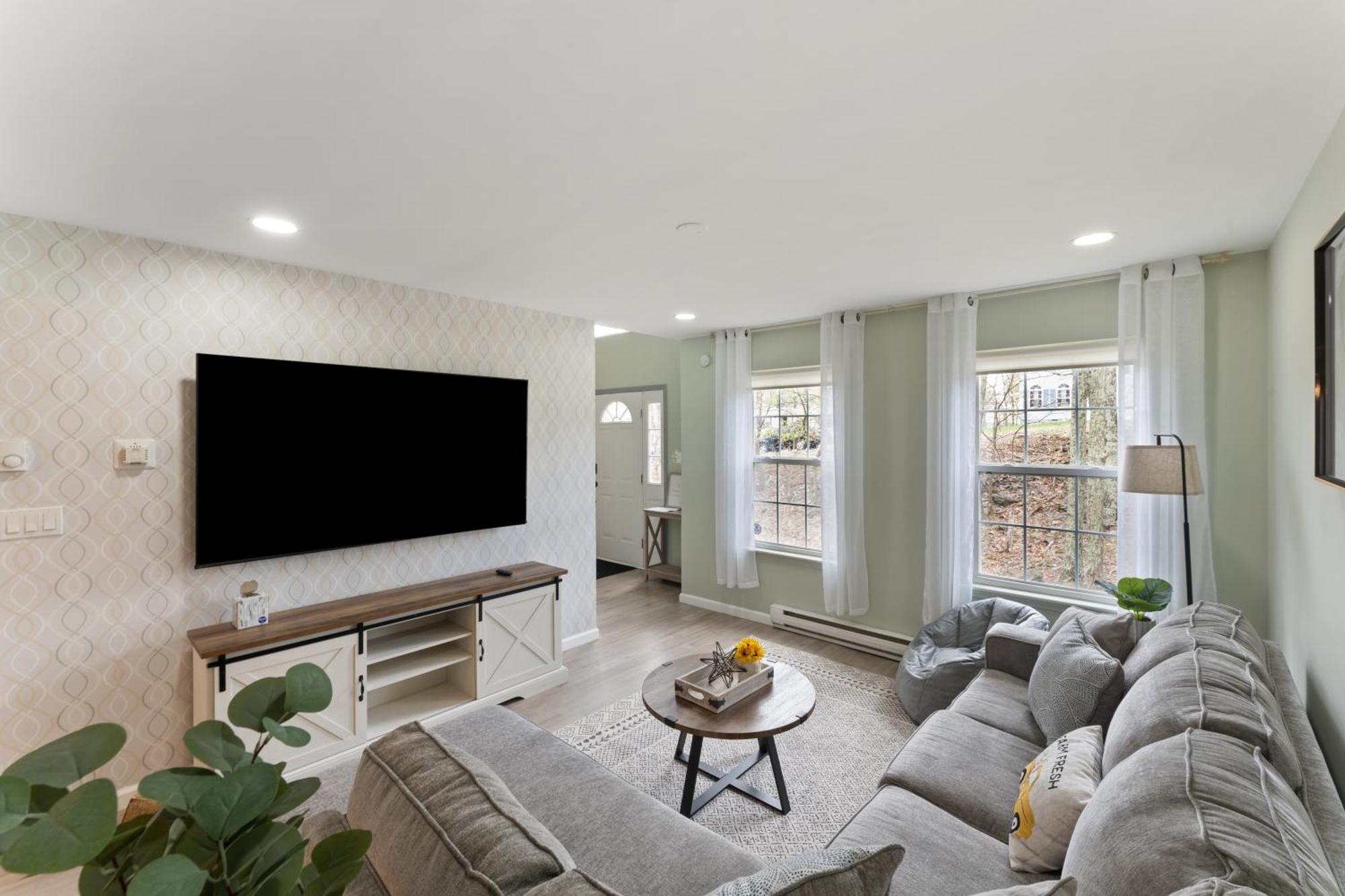 Сasa de vacaciones Amazing In Poconos 8 Beds 3.5 Baths, Hot Tub Game *
