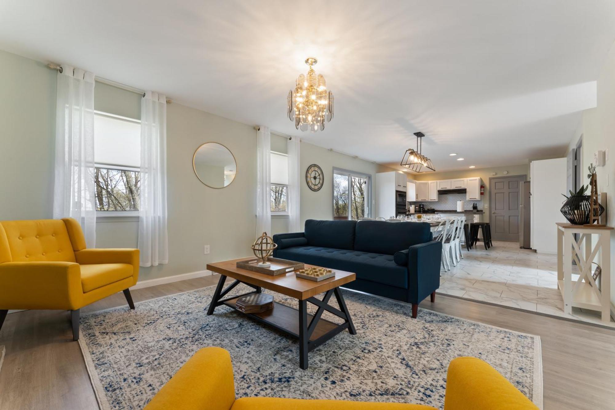 Amazing In Poconos 8 Beds 3.5 Baths, Hot Tub Game *