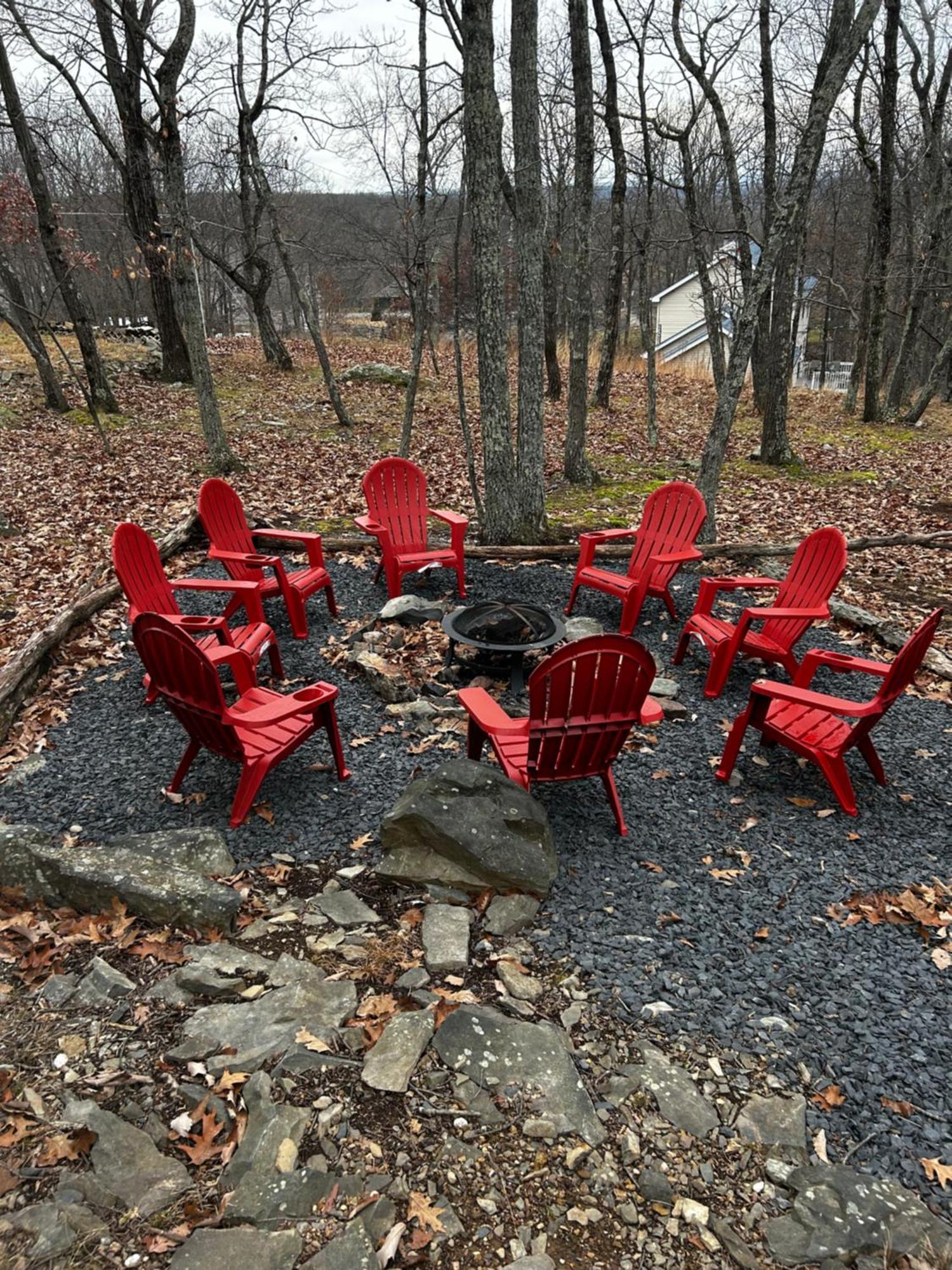 Amazing In Poconos 8 Beds 3.5 Baths, Hot Tub Game